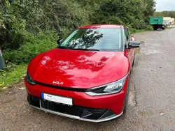 Rot Gebraucht 2022 Kia EV6 Air SUV | 26.500 € (Fairer Preis)