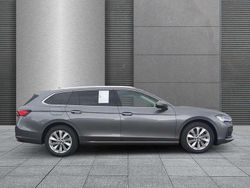 Graphitegrau Neu 2025 Skoda Superb Selection Kombi | 43.290 € (Guter Preis)