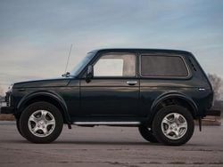 Grün Gebraucht 1999 Lada niva SUV | 11.000 €