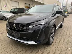 Schwarz Gebraucht 2022 Peugeot 5008 Allure Van / Kleinbus | 24.900 € (Guter Preis)