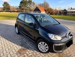 Schwarz Gebraucht 2021 VW e-up! Kleinwagen | 10.899 € (Guter Preis)