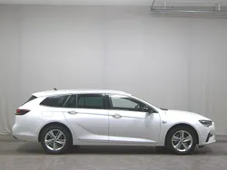 Weiss Gebraucht 2022 Opel Insignia Business Kombi | 14.480 € (Guter Preis)