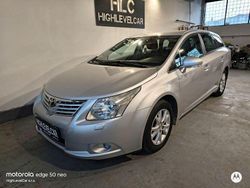 Silber Gebraucht 2011 Toyota Avensis Executive Kombi | 6.999 € (Etwas zu teuer)