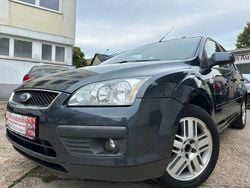 Grau Gebraucht 2006 Ford Focus Limousine | 2.799 € (Fairer Preis)