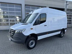 Weiß Gebraucht 2023 Mercedes Sprinter Van | 59.381 €