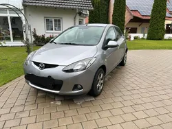 Silber Gebraucht 2010 Mazda 2 Limousine | 4.100 € (Fairer Preis)