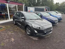 Grau Gebraucht 2020 Ford Focus Limousine | 14.950 € (Guter Preis)