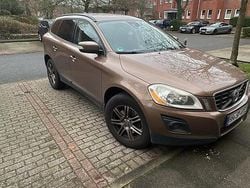 Gold Gebraucht 2009 Volvo XC60 SUV | 6.200 € (Fairer Preis)