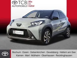 Grün Gebraucht 2024 Toyota Aygo Team Kleinwagen | 16.189 € (Fairer Preis)