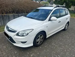 Weiß Gebraucht 2013 Hyundai i30 Limousine | 2.499 € (Guter Preis)