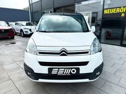 Weiß Gebraucht 2016 Citroën Berlingo Shine Van / Kleinbus | 8.700 € (Guter Preis)