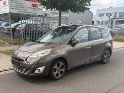 Braun Gebraucht 2010 Renault Scénic III Dynamique Van / Kleinbus | 2.499 € (Fairer Preis)