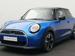 Blau Gebraucht 2024 Mini Cooper Favoured Kleinwagen | 29.646 € (Etwas zu teuer)