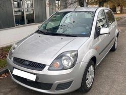 Silber Gebraucht 2007 Ford Fiesta Kleinwagen | 2.200 € (Fairer Preis)