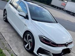 Weiß Gebraucht 2019 VW Golf VII Pure Kleinwagen | 25.799 € (Etwas zu teuer)