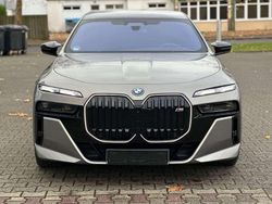 Oxidgrau ii metallic Gebraucht 2023 BMW 760 Limousine | 114.950 €