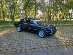Schwarz Gebraucht 1989 BMW 325 Cabriolet Sport Line Cabrio | 21.999 €
