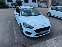 Weiß Gebraucht 2020 Ford Focus ST-Line Kombi | 14.000 € (Guter Preis)