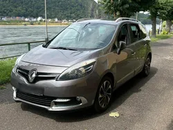 Grau Gebraucht 2014 Renault Mégane III Limousine | 3.990 € (Fairer Preis)