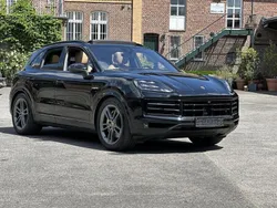 Schwarz Gebraucht 2023 Porsche Cayenne Turbo Chrono SUV | 107.790 €
