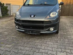 Grau Gebraucht 2008 Peugeot 1007 Sport Kleinwagen | 3.800 € (Etwas zu teuer)