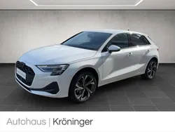 Weiß Gebraucht 2024 Audi A3 Sportback Advanced Limousine | 31.490 € (Fairer Preis)