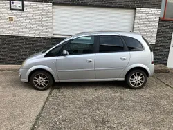 Silber Gebraucht 2006 Opel Meriva Cosmo Van / Kleinbus | 1.990 € (Guter Preis)