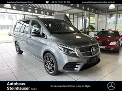 Grau Gebraucht 2023 Mercedes V220 AMG line Van / Kleinbus | 62.900 € (Teuer)