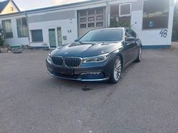 Grau Gebraucht 2016 BMW 730 Executive Limousine | 21.999 € (Fairer Preis)