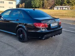 Schwarz Gebraucht 2013 Mercedes E63 AMG Limousine | 16.000 €