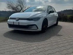 Weiß Gebraucht 2020 VW Golf VIII Life Kleinwagen | 16.500 € (Guter Preis)