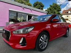 Rot Gebraucht 2017 Hyundai i30 Limousine | 13.990 € (Guter Preis)