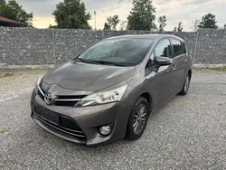 Grau Gebraucht 2016 Toyota Verso Comfort Van / Kleinbus | 8.990 € (Fairer Preis)