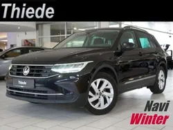 Deep black perleffekt Gebraucht 2021 VW Tiguan Life SUV | 21.650 € (Fairer Preis)
