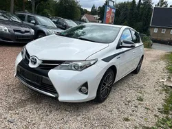 Weiß Gebraucht 2013 Toyota Auris Hybrid Limousine | 10.900 € (Fairer Preis)