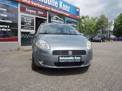 Grau Gebraucht 2016 Fiat Punto Lounge Kleinwagen | 4.900 € (Guter Preis)