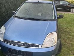 Blau Gebraucht 2003 Ford Fiesta Ghia Kleinwagen | 1.400 € (Guter Preis)