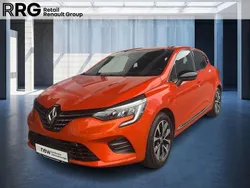 Orange Gebraucht 2022 Renault Clio V Techno Limousine | 17.790 € (Fairer Preis)