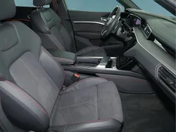 Weiß Gebraucht 2023 Audi Q8 e-tron S-Line SUV | 66.499 € (Guter Preis)
