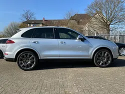 Grau Gebraucht 2017 Porsche Cayenne S Platinum Edition SUV | 39.750 € (Guter Preis)