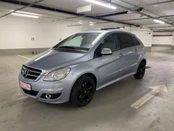 Blau Gebraucht 2008 Mercedes B200 Van / Kleinbus | 5.990 € (Fairer Preis)