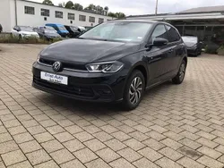 Deep black perleffekt Neu 2025 VW Polo Life Kleinwagen | 24.720 € (Guter Preis)