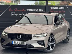 Gold Gebraucht 2023 Volvo S60 R-Design Limousine | 39.950 € (Teuer)