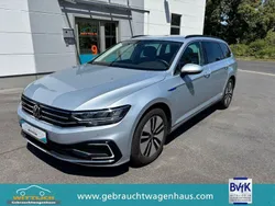 Silber Gebraucht 2023 VW Passat GTE Kombi | 26.500 € (Guter Preis)