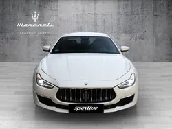 Weiß Gebraucht 2018 Maserati Ghibli GranLusso Coupé | 42.717 €