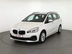 Weiß Gebraucht 2020 BMW 218 Gran Tourer Van / Kleinbus | 22.990 € (Fairer Preis)