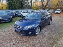 Blau Gebraucht 2012 Ford Focus Limousine | 6.800 € (Etwas zu teuer)