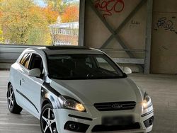 Weiß Gebraucht 2008 Kia Ceed Kleinwagen | 2.600 € (Etwas zu teuer)