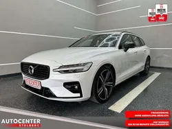 Crystal white pearl / meta Gebraucht 2022 Volvo V60 R-Design Kombi | 29.490 € (Etwas zu teuer)
