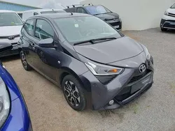 Grau metallic Gebraucht 2021 Toyota Aygo X-play Kleinwagen | 13.710 € (Teuer)